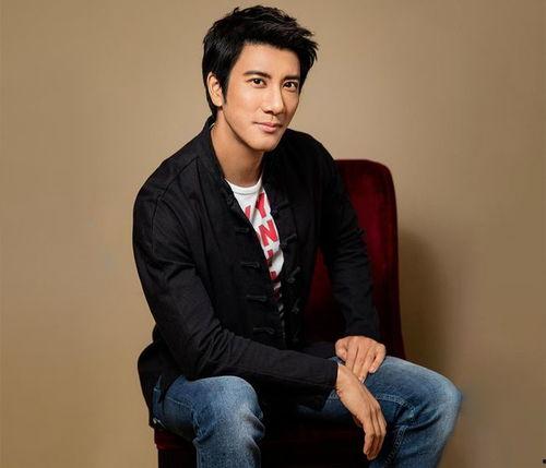 吃瓜网红王力宏,从音乐才子到吃瓜网红的华丽转身