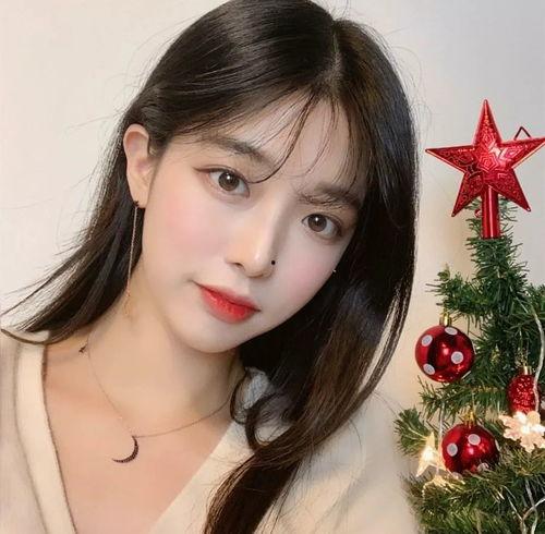 吃瓜抖音网红女两年前