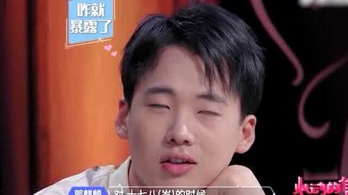 众人吃瓜网,揭秘娱乐圈幕后故事，带你领略明星真实生活