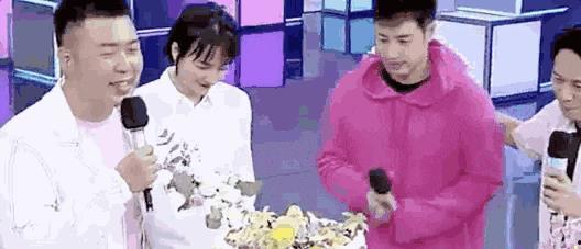 男网红结婚吃瓜,吃瓜群众围观，揭秘明星夫妻甜蜜瞬间