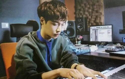 张艺兴吃瓜照片央视网,央视网深度解析