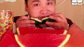 网红吃瓜搞笑表情包是谁