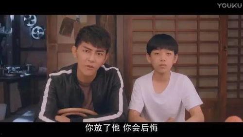 韩国两人吃瓜网剧视频,揭秘韩国情侣甜蜜吃瓜日常，甜蜜瞬间引网友热议